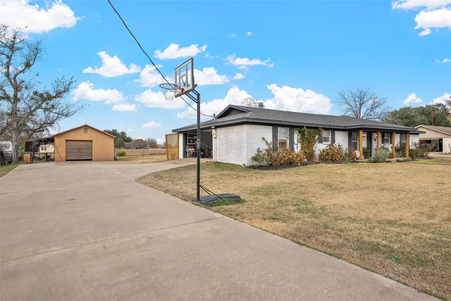 107 Woody Ray Drive, Elm Mott, TX 76640 - Image #3
