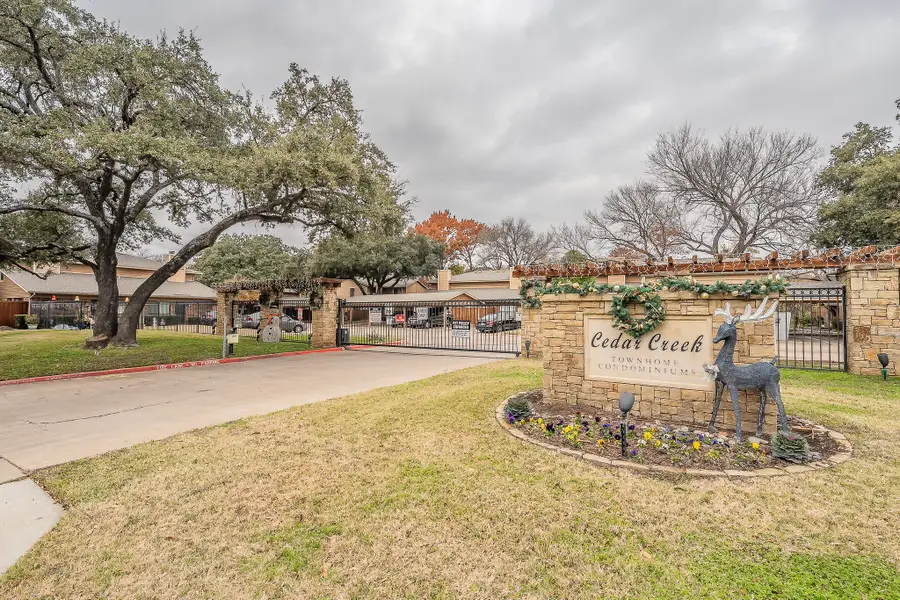 5662 Cedar Creek Drive, Benbrook, TX 76109 - #2