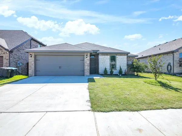 9929 Mescalbean Boulevard, Fort Worth, TX 76036