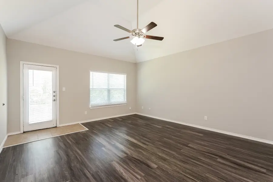 809 Bahar Court, Arlington, TX 76010 - Image #3