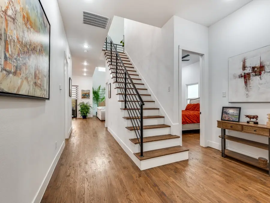 713 Wayne Street, Dallas, TX 75223 - Image #2