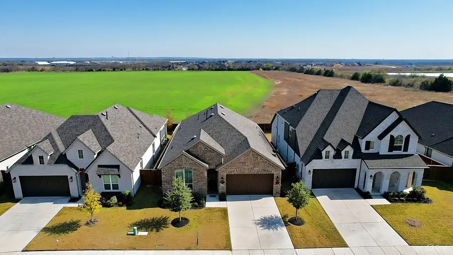 1111 Briar Oak Ln, Mansfield, TX 76063 - Image #2