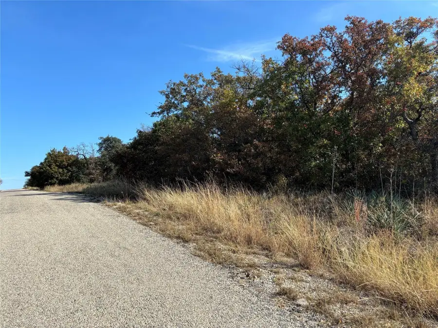 7135 Emerald Drive, Brownwood, TX 76801 - Image #3