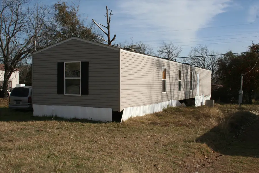 1532 Whippoorwill Court, Azle, TX 76020 - Image #3