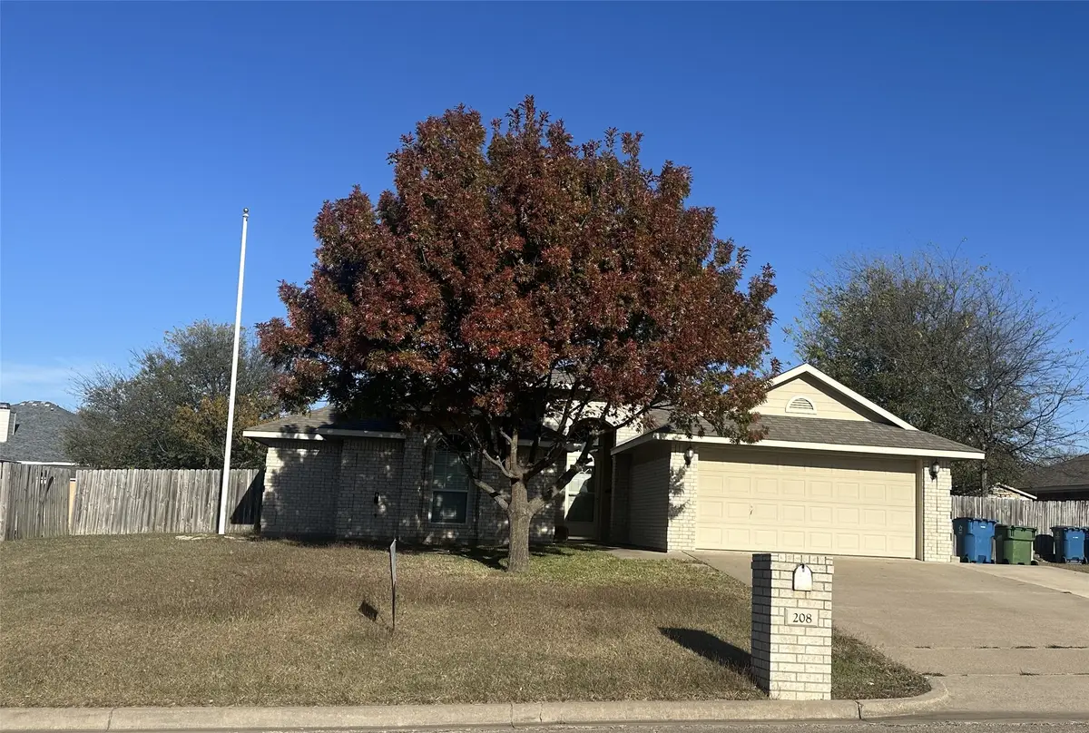 208 Pearl Drive, Hewitt, TX 76643 - Image #1