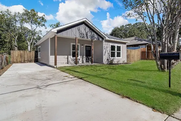 1832 E Broadway Avenue, Fort Worth, TX 76104