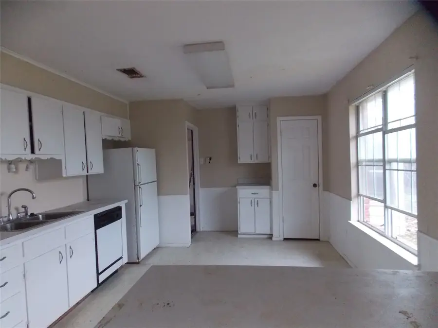 1036 Angela Court, Everman, TX 76140 - Image #3