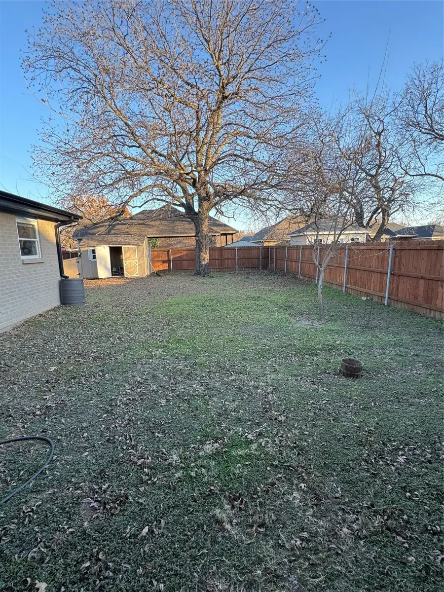 302 E Washington Street, Alvord, TX 76225 - Image #2