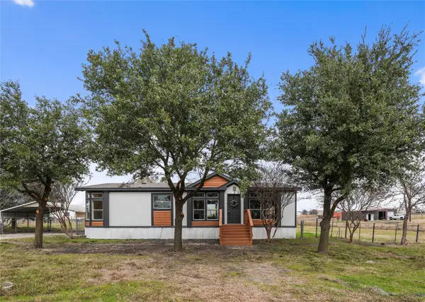 152 Pond View Drive, Decatur, TX 76234