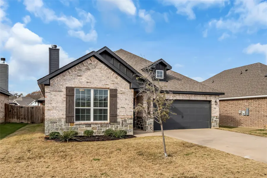 396 N Montague Street, Pilot Point, TX 76258 - Image #2