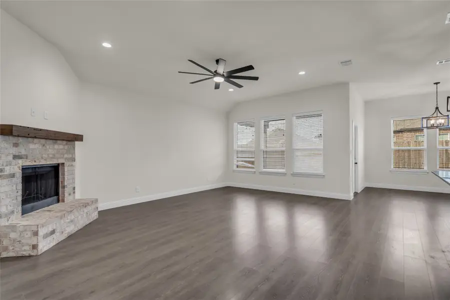 396 N Montague Street, Pilot Point, TX 76258 - Image #3