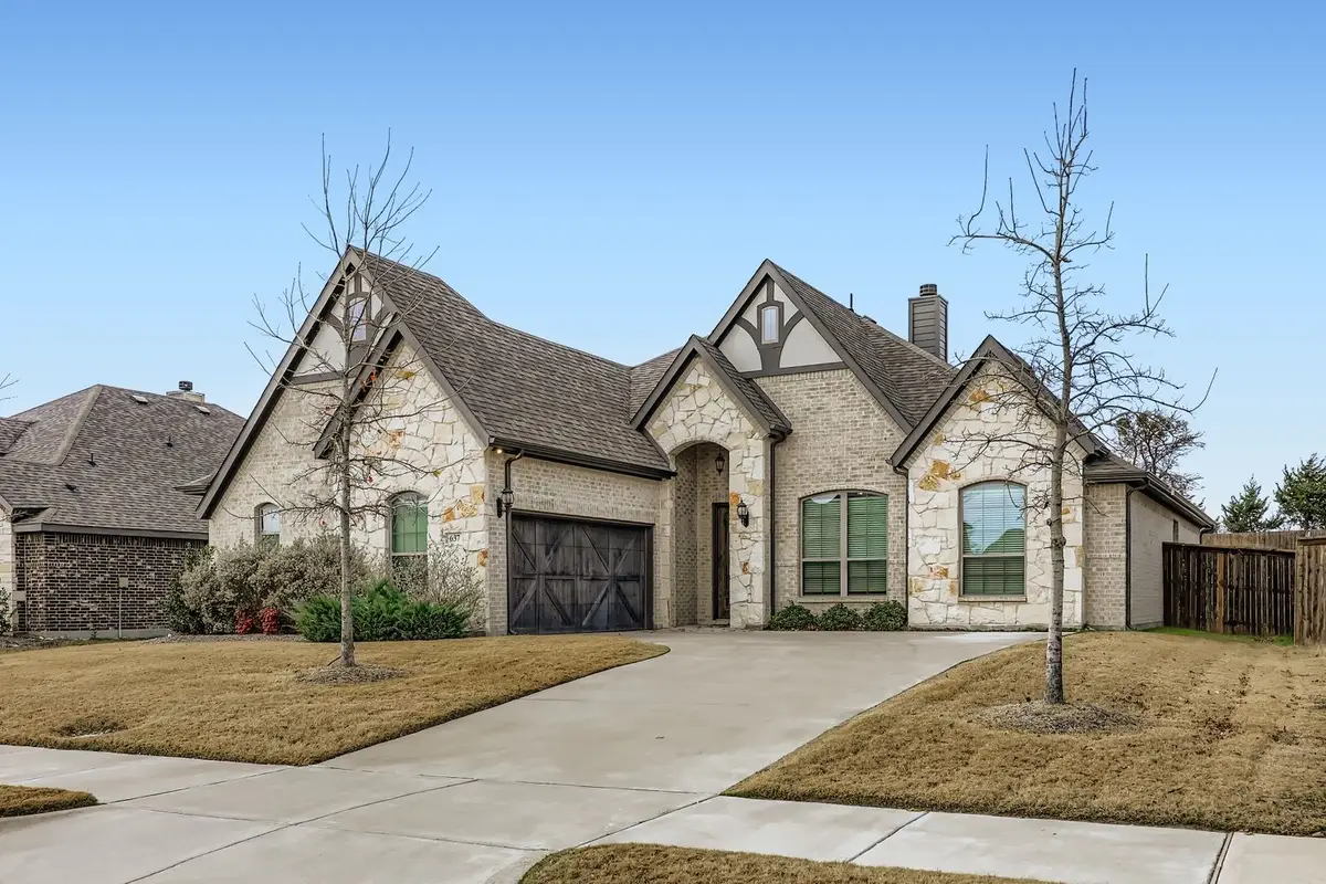 637 Summer Grove Drive, Midlothian, TX 76065 - Image #1
