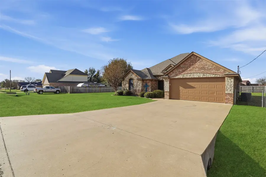 3202 Bowie Street, Granbury, TX 76049 - Image #3