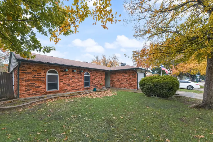 5104 Aztec Drive, The Colony, TX 75056 - Image #2