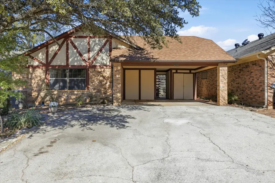 6234 Tezcuco Court, Granbury, TX 76049 - Image #2
