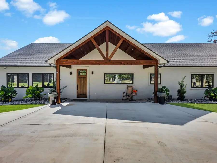 102 Shadywood Place, Enchanted Oaks, TX 75156 - Image #3