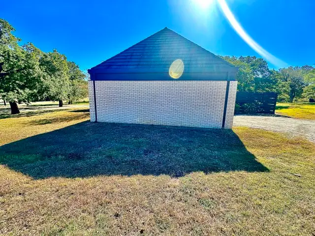 424 S Comanche Drive, De Leon, TX 76444 - Image #3