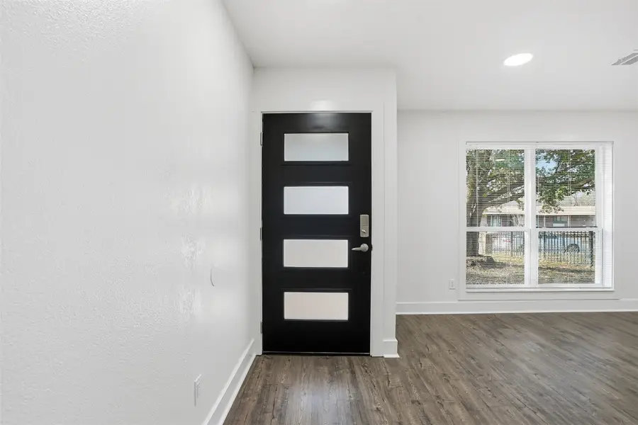 8949 Shorelark Drive, Dallas, TX 75217 - Image #3