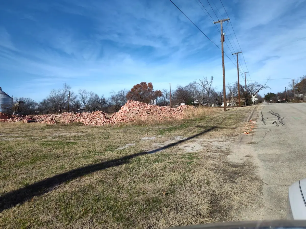 408 S 4th Street, Corsicana, TX 75110 - Image #1