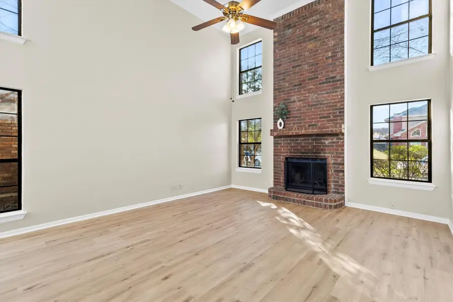 4224 Phoenix Drive, Carrollton, TX 75010 - Image #2