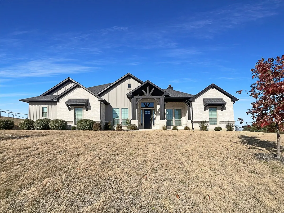 405 Oak Meadow Lane, Weatherford, TX 76085 - Image #1