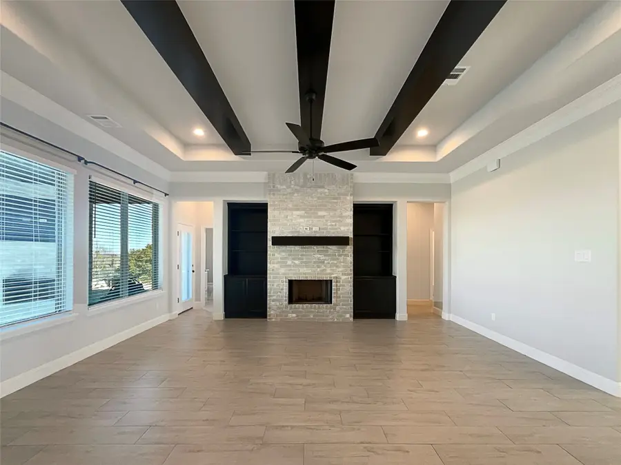 405 Oak Meadow Lane, Weatherford, TX 76085 - Image #3