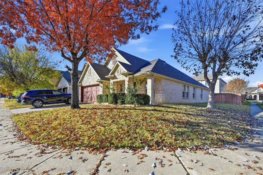 309 Moonlight Drive, Euless, TX 76039 - Image #2