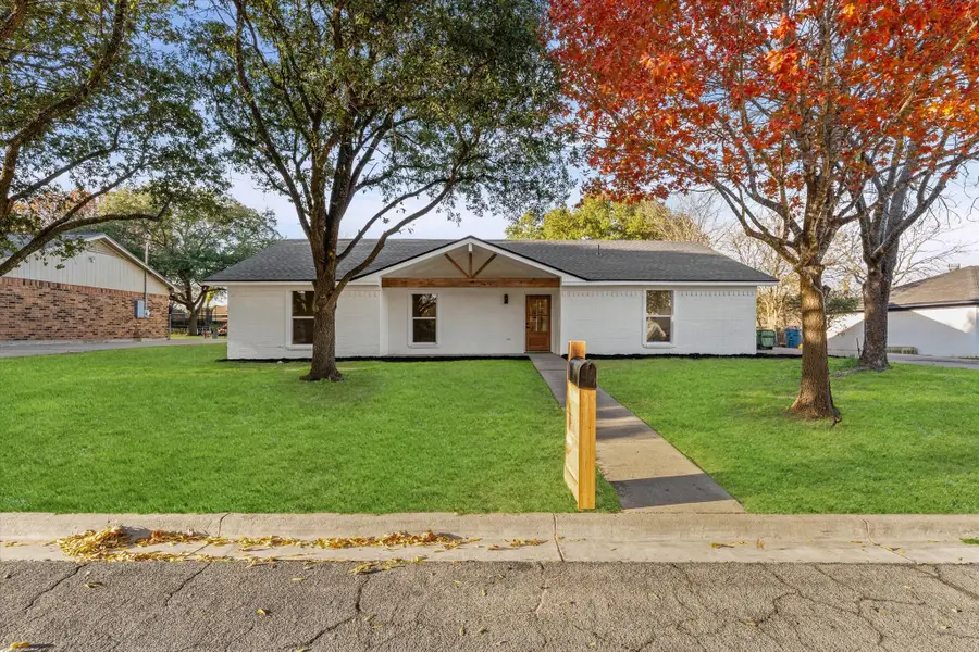 336 Oakwood Lane, Hewitt, TX 76643 - #2