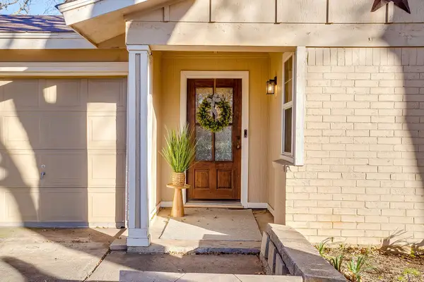 7036 Crabtree Lane, North Richland Hills, TX 76182