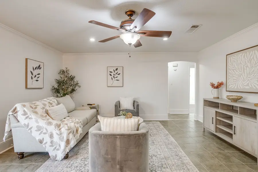 7036 Crabtree Lane, North Richland Hills, TX 76182 - Image #2