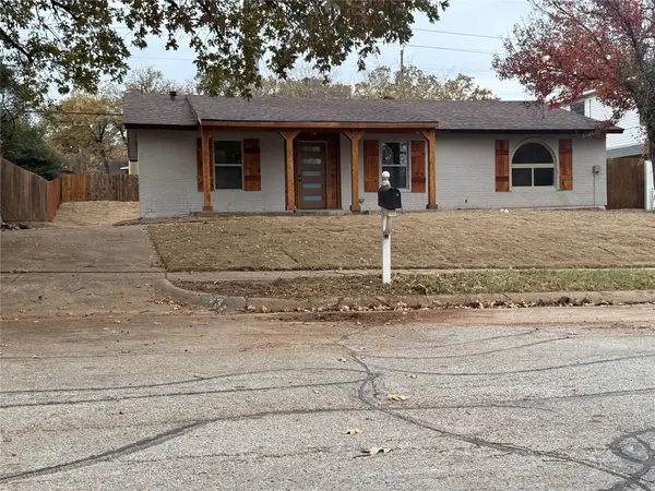 2913 White Oak Lane, Bedford, TX 76021