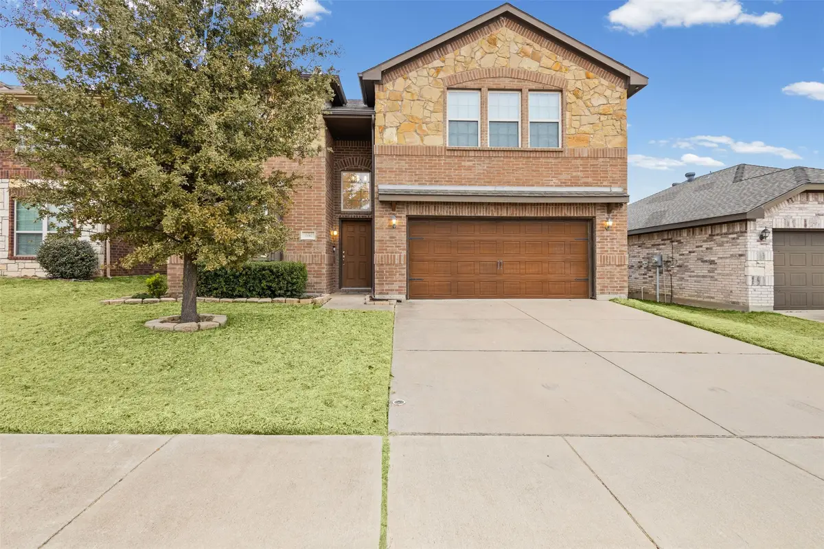 404 Millbrook Lane, Fort Worth, TX 76036 - Image #1