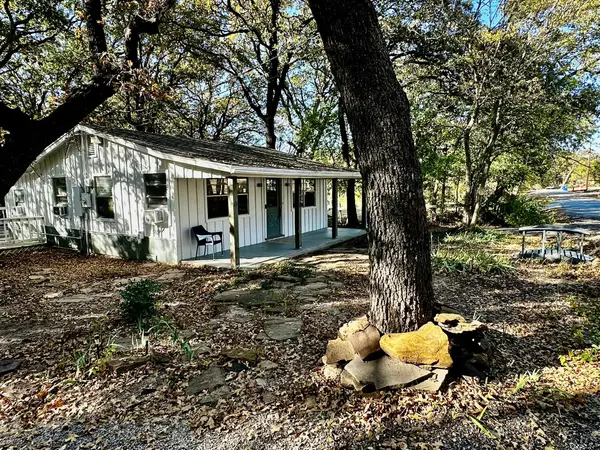 318 Windsor Drive, Pottsboro, TX 75076