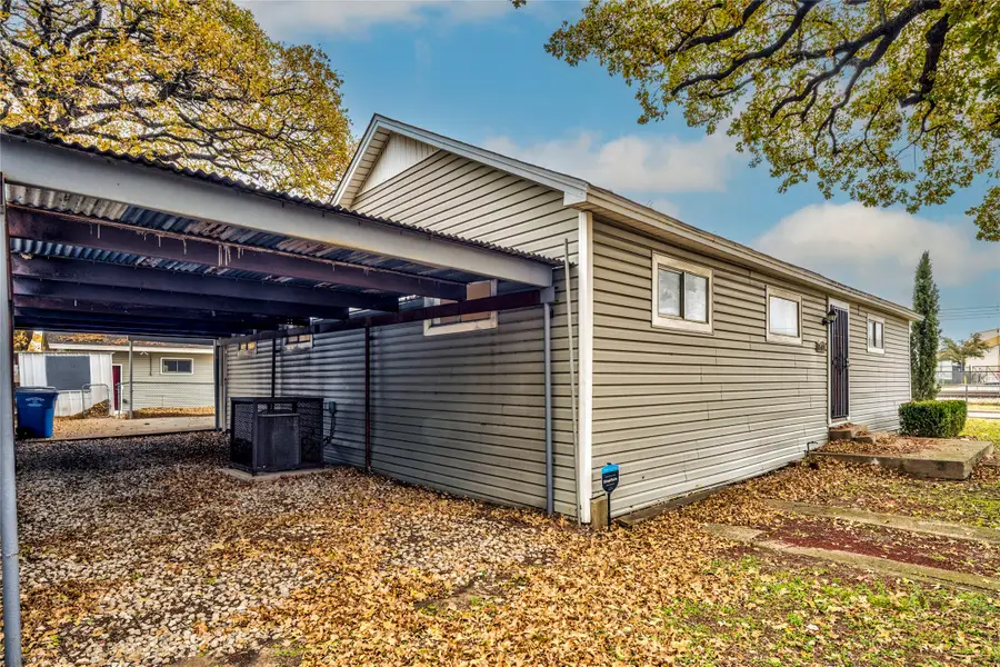 2611 W Amherst Avenue, Dallas, TX 75235 - #2