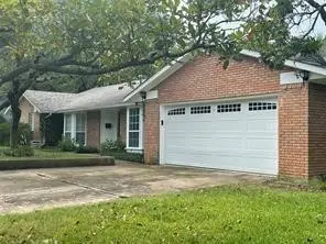 5728 Rockhill Road, Fort Worth, TX 76112