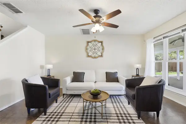 848 Stafford Station Drive, Saginaw, TX 76131