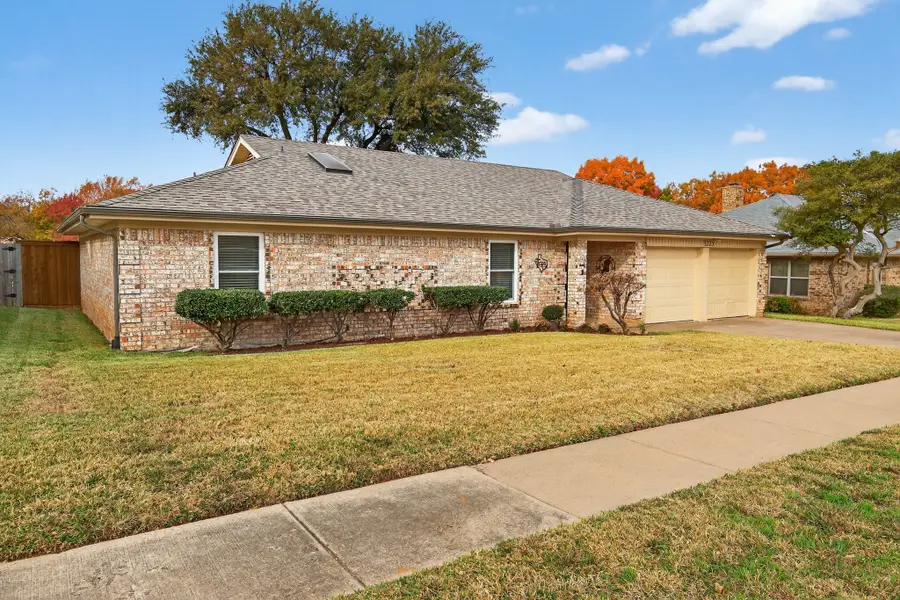 3225 Emerald Street, Bedford, TX 76021 - Image #2