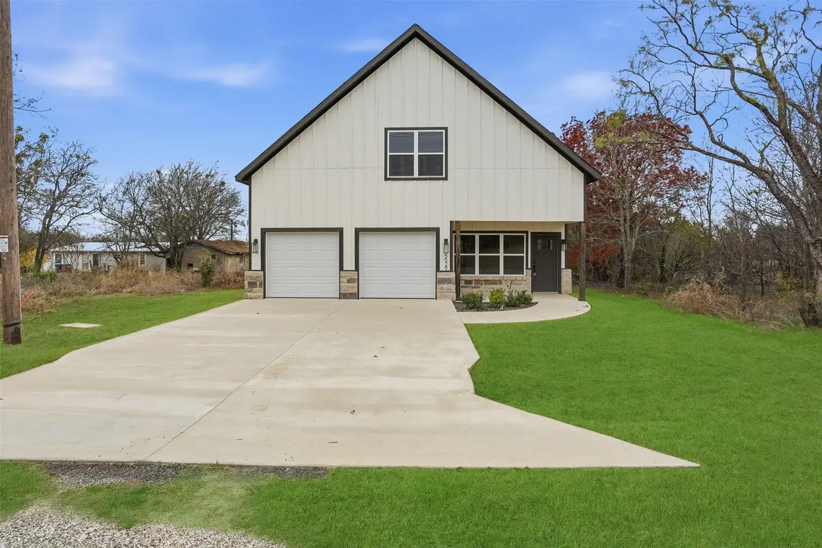 5529 Mercedes Circle, Granbury, TX 76048 - Image #1