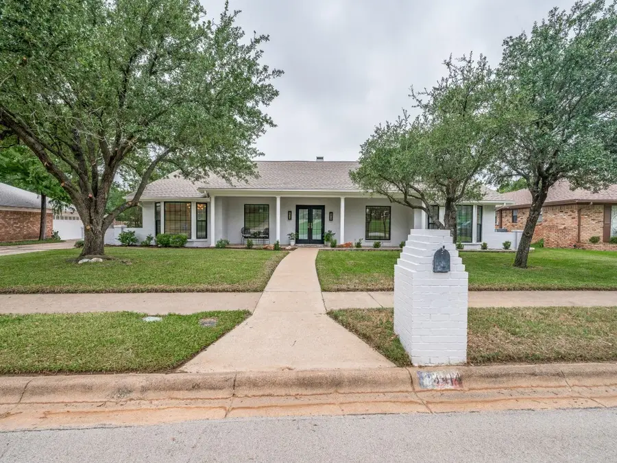 3414 Country Club Road, Pantego, TX 76013 - Image #2