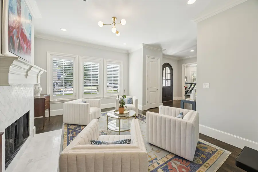 6435 Glenrose Court, Dallas, TX 75214 - Image #2