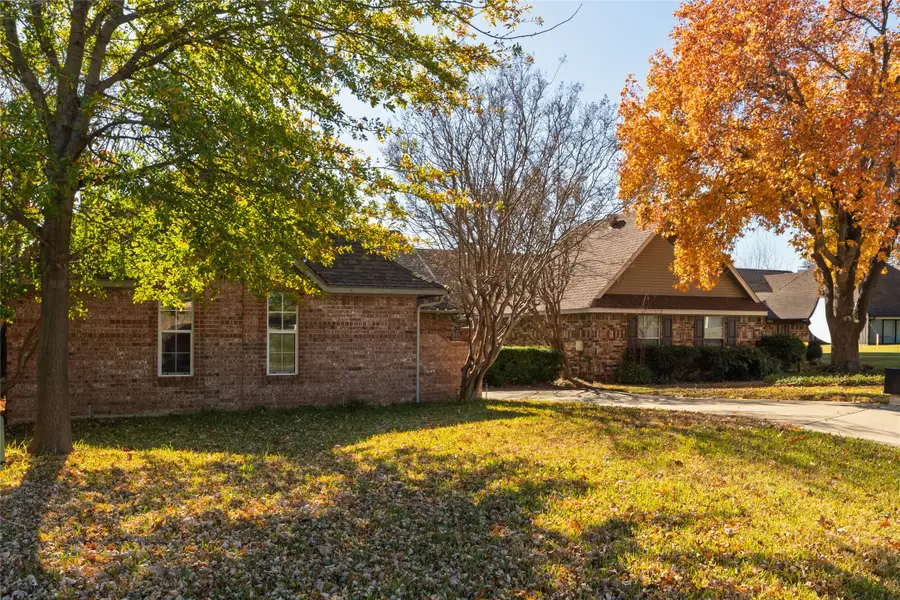 1154 Bent Oaks Drive, Denton, TX 76210 - Image #2