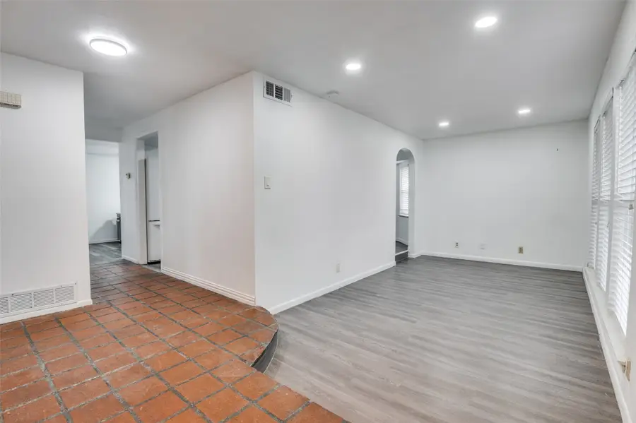 1905 Huntington Drive, Grand Prairie, TX 75051 - Image #3