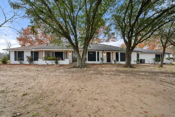 9926 NW County Road 1390, Blooming Grove, TX 76626