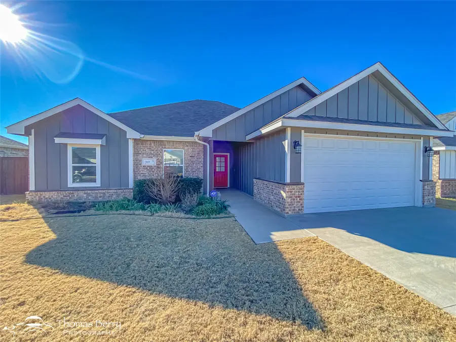 207 Carriage Hills Parkway, Abilene, TX 79602 - Image #2