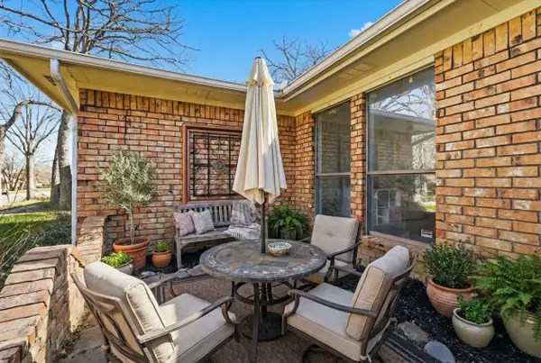 5114 Overridge Drive, Arlington, TX 76017