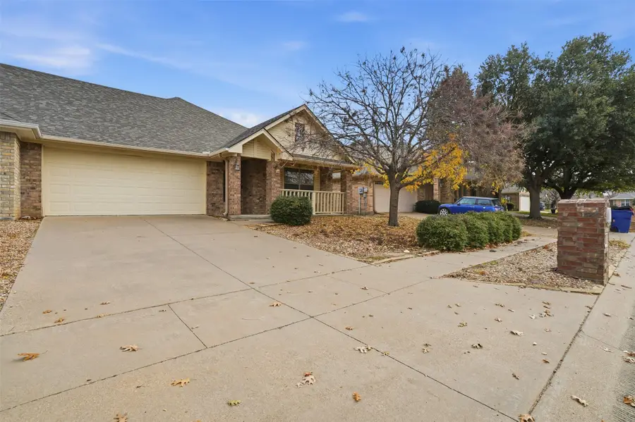 1005 Dawn Court, Granbury, TX 76048 - Image #2
