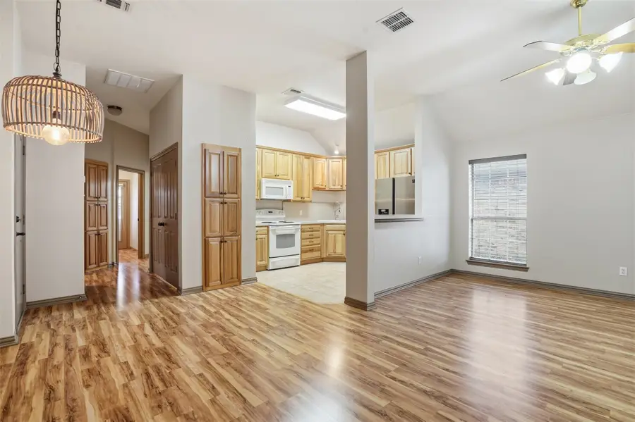 1005 Dawn Court, Granbury, TX 76048 - Image #3