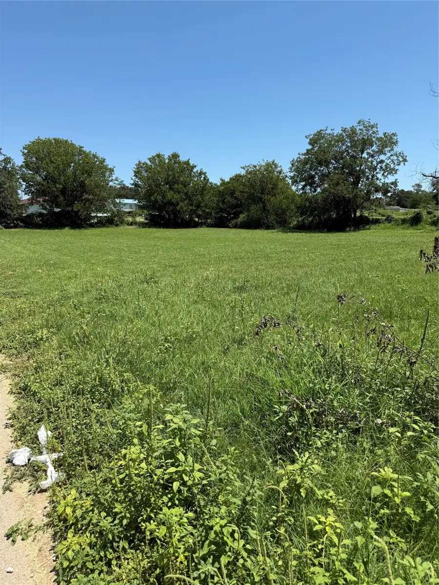 601 E Walcott Avenue, Comanche, TX 76442 - Image #2