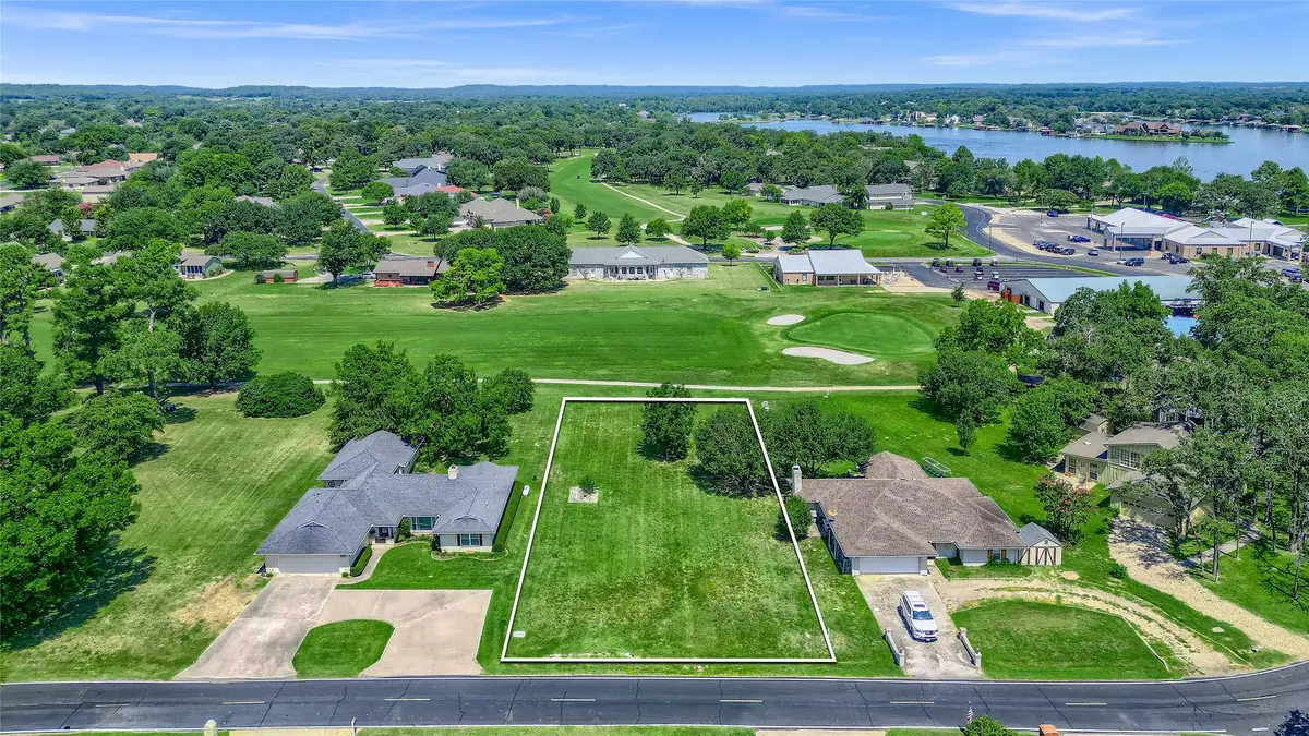 822 Kiowa Drive W, Lake Kiowa, TX 76240 - Image #1