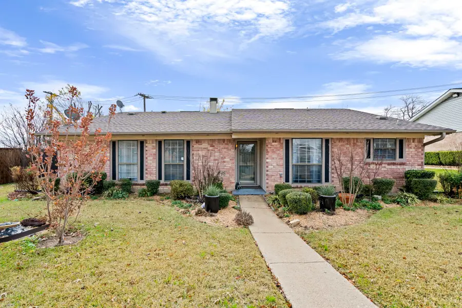 2706 Meadow Bluff Lane, Dallas, TX 75237 - Image #2